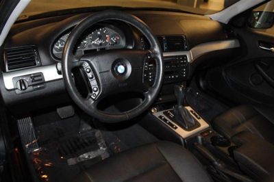 2003 BMW 325  xi