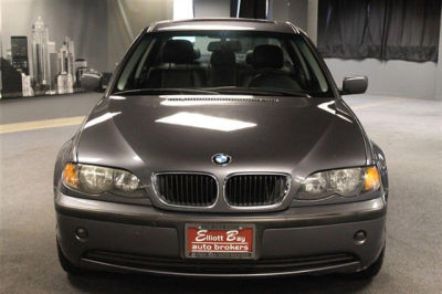 2003 BMW 325  xi