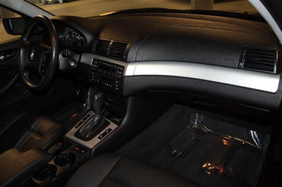 2003 BMW 325  xi