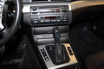 2003 BMW 325  xi