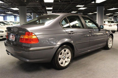 2003 BMW 325  xi
