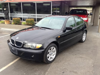 2004 BMW 325  i