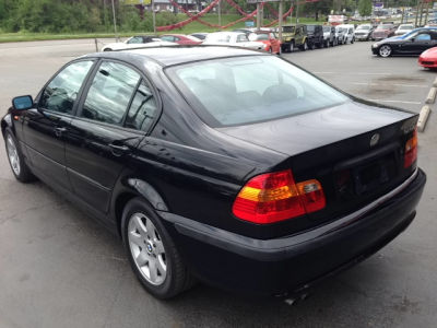 2004 BMW 325  i