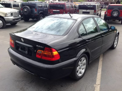2004 BMW 325  i