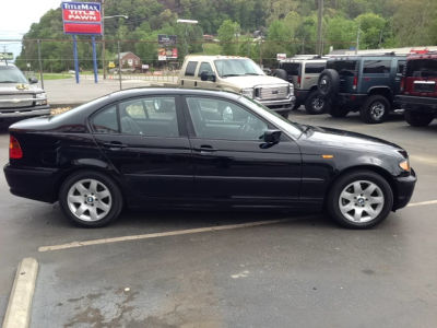 2004 BMW 325  i