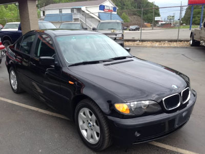 2004 BMW 325  i