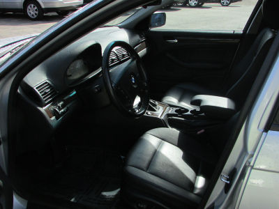 2004 BMW 325 xi