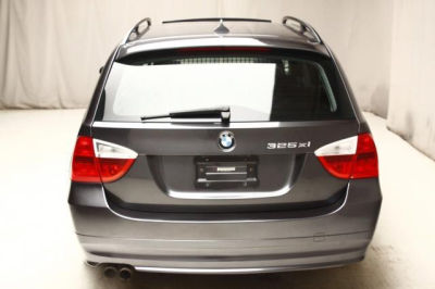 2006 BMW 325  xiT