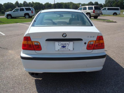 2005 BMW 325 i
