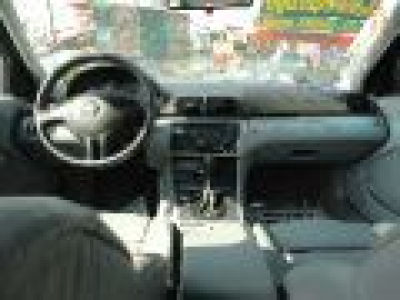 2001 BMW 325  i