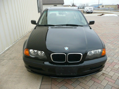 2001 BMW 325  i