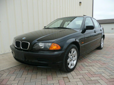 2001 BMW 325  i
