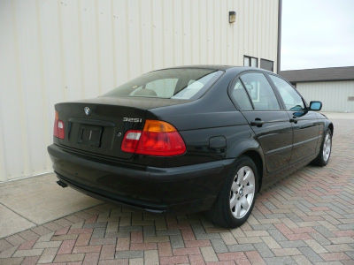 2001 BMW 325  i