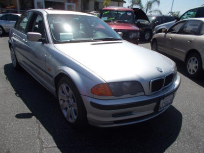 2001 BMW 325  i