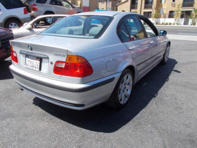 2001 BMW 325 i
