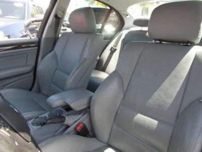 2001 BMW 325 i