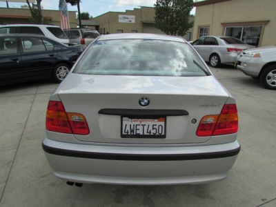 2002 BMW 325  i