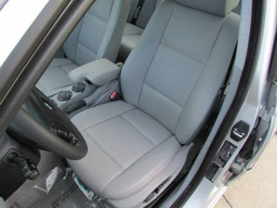 2002 BMW 325  i