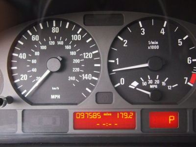 2003 BMW 325 iT