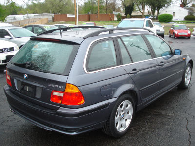 2003 BMW 325 xiT