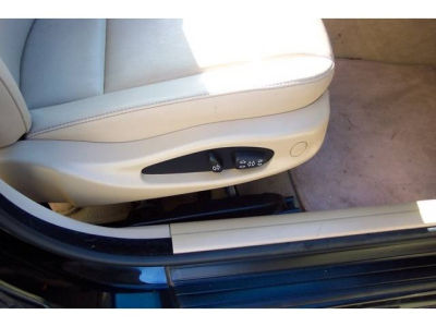 2002 BMW 325  i