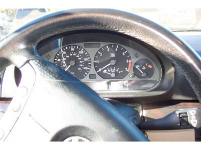 2002 BMW 325  i