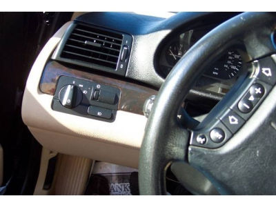 2002 BMW 325  i