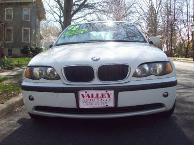 2002 BMW 325  xi