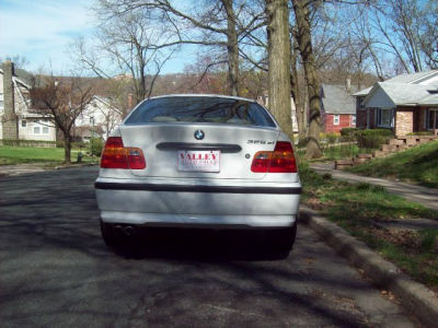 2002 BMW 325  xi