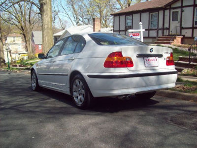 2002 BMW 325  xi