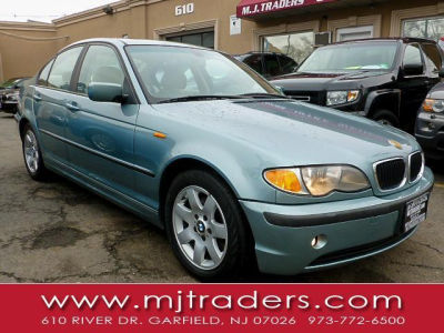 2005 BMW 325  i