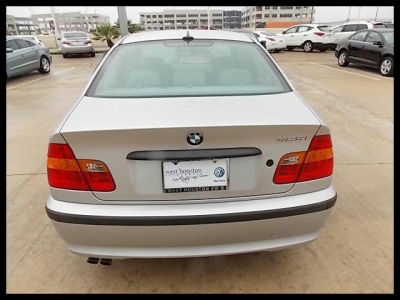 2004 BMW 325 i