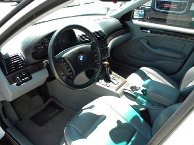 2002 BMW 325 i