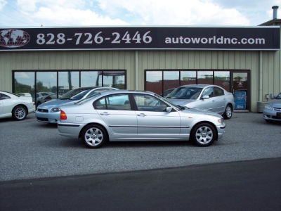 2003 BMW 325  i