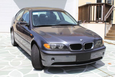 2003 BMW 325  xi