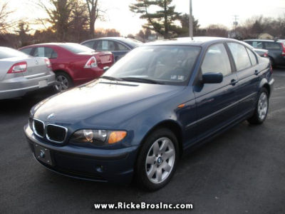 2003 BMW 325  xi