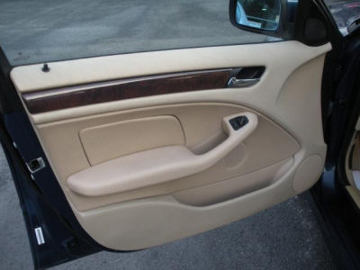 2003 BMW 325 xi