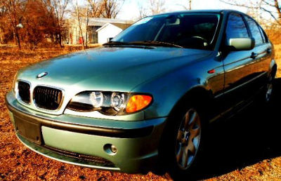 2004 BMW 325  xi