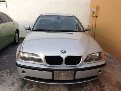 2004 BMW 325  i
