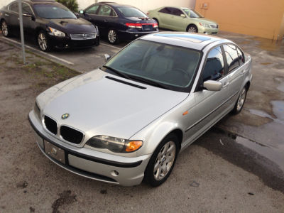 2004 BMW 325  i
