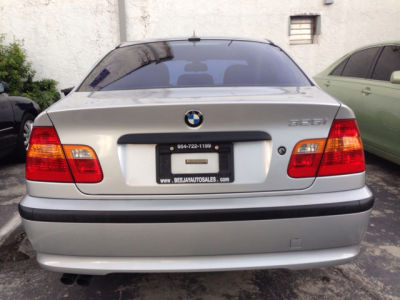 2004 BMW 325  i