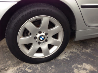 2004 BMW 325  i