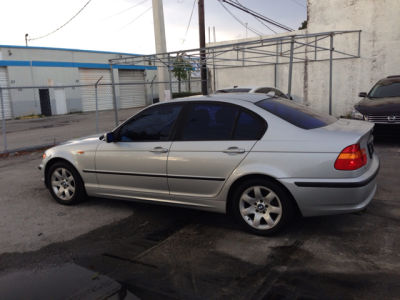 2004 BMW 325  i