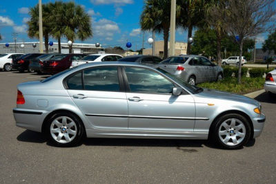 2005 BMW 325  i