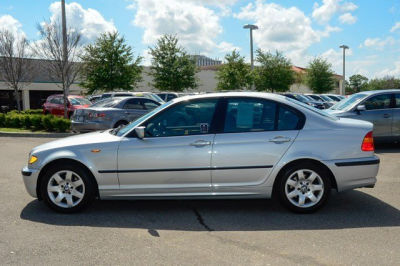 2005 BMW 325  i