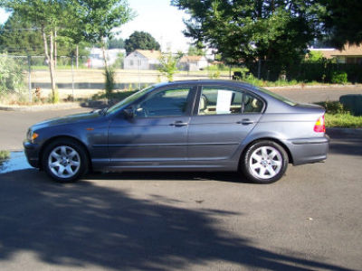 2003 BMW 325  i