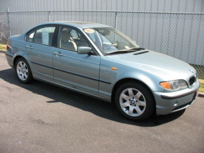 2005 BMW 325  i