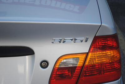 2002 BMW 325 i