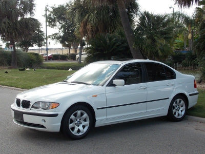 2005 BMW 325  i