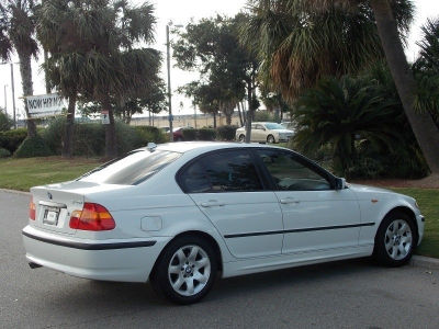 2005 BMW 325  i